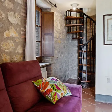Vintage In With Swimming Pool Holiday home
