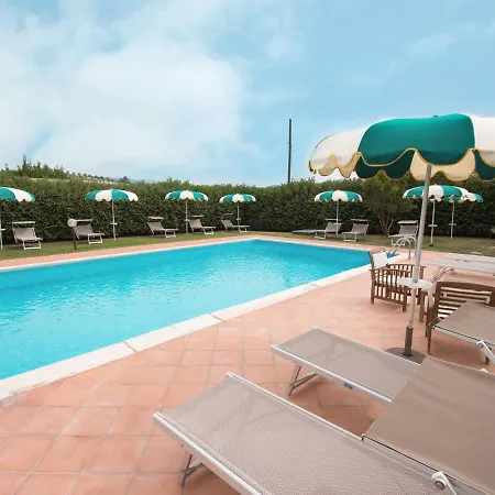 Holiday home Vintage In With Swimming Pool